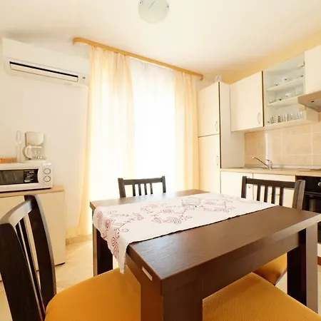 Borik Pedic Appartement *